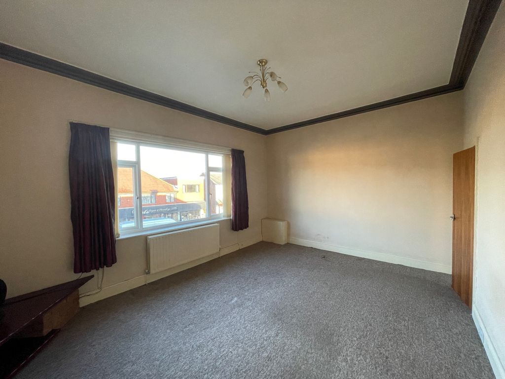 1 bed flat to rent in Blackpool Road, Ashton On Ribble PR2, £575 pcm