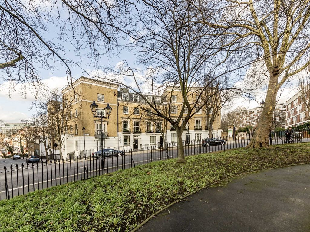 2 bed flat to rent in Percy Circus, London WC1X, £2,817 pcm