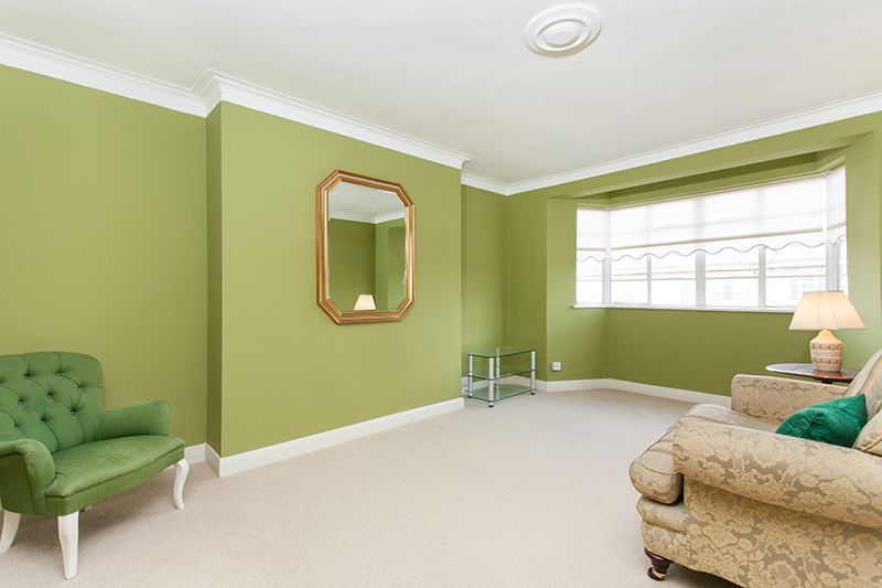 1 bed flat for sale in The High Parade, Streatham High Road, London SW16, £299,999