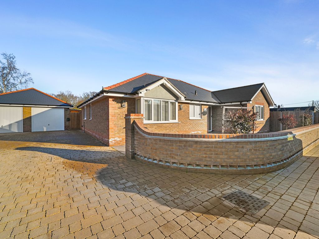 3 bed detached bungalow for sale in Harts Lane, Ardleigh, Colchester CO7, £600,000