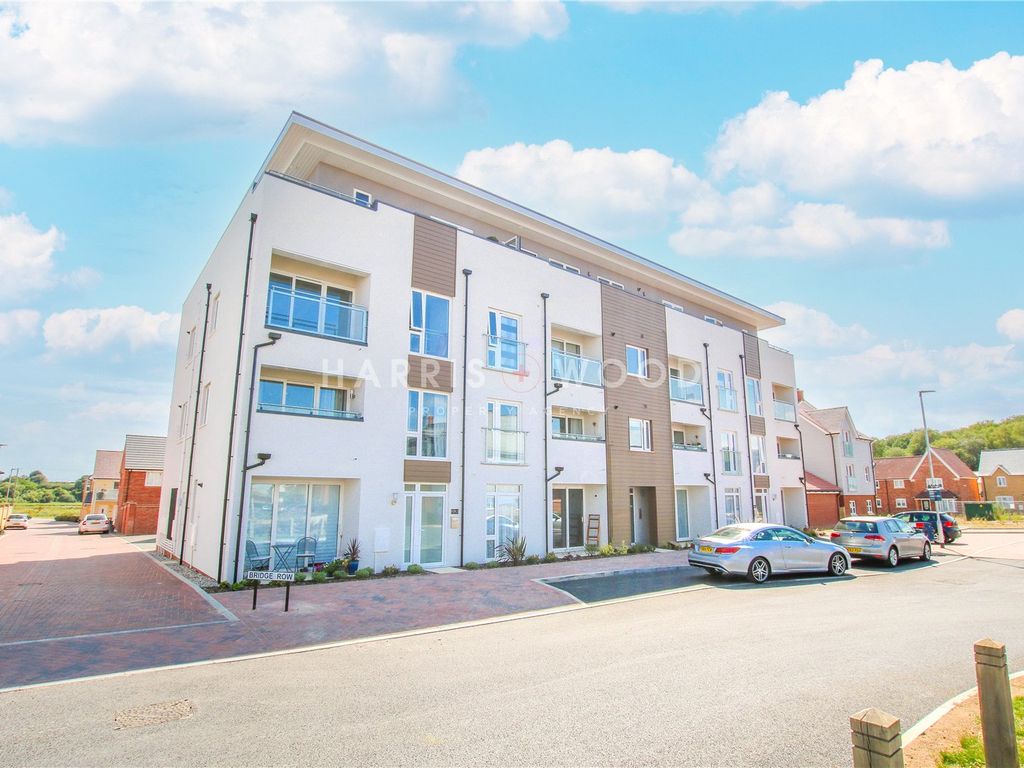 2 bed flat to rent in Marina Walk, Rowhedge, Colchester CO5, £1,200 pcm