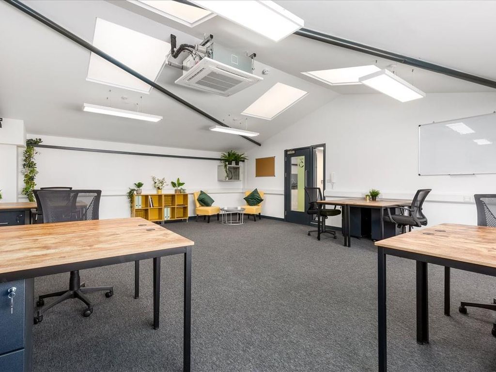 Serviced office to let in 229A Hyde End Road, Reading RG7, £8,400 pa