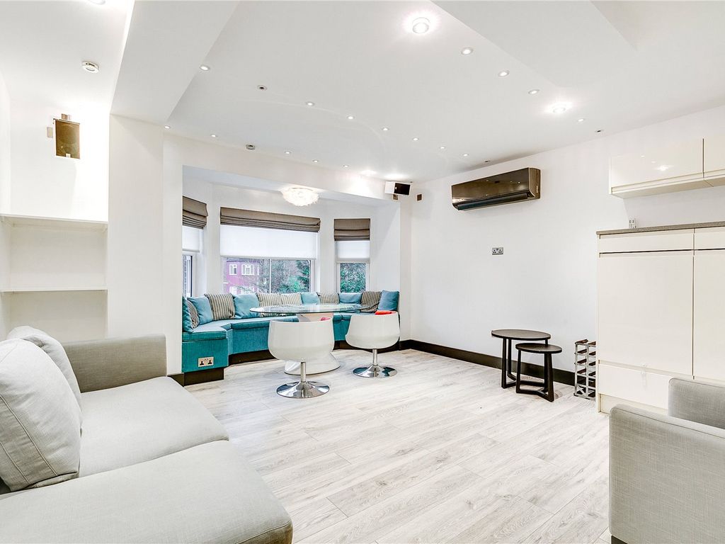 3 bed flat for sale in Brondesbury Park, London NW6, £775,000
