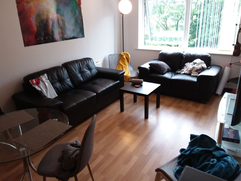 2 bed flat to rent in Denmark Road, Manchester M15, £585 pppm