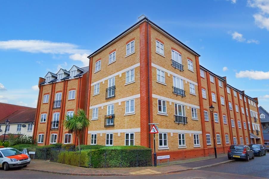 2 bed flat to rent in Albany Gardens, Colchester CO2, £1,025 pcm