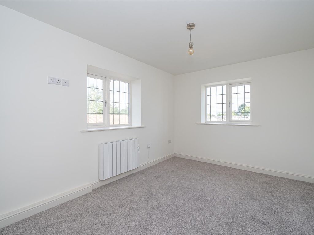 2 bed flat to rent in Lower Dunsforth, York YO26, £750 pcm