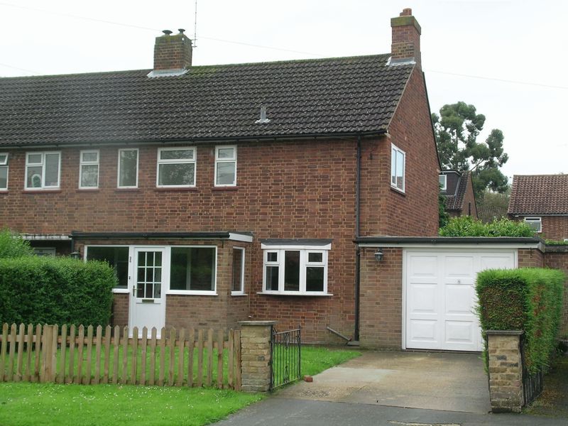 3 bed semi-detached house to rent in Candlemas Mead, Beaconsfield HP9, £1,750 pcm