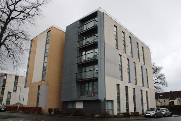 2 bed flat to rent in 6 Brabloch Park, Paisley PA3, £850 pcm