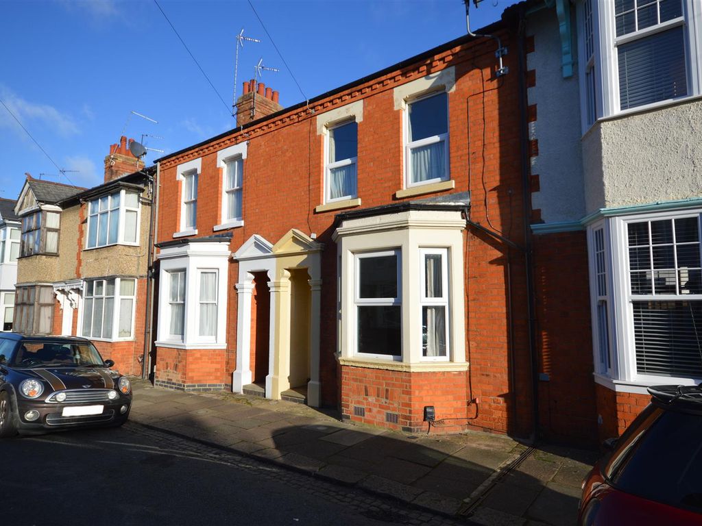 3 bed terraced house to rent in Garrick Road, Abington, Northampton NN1, £1,200 pcm