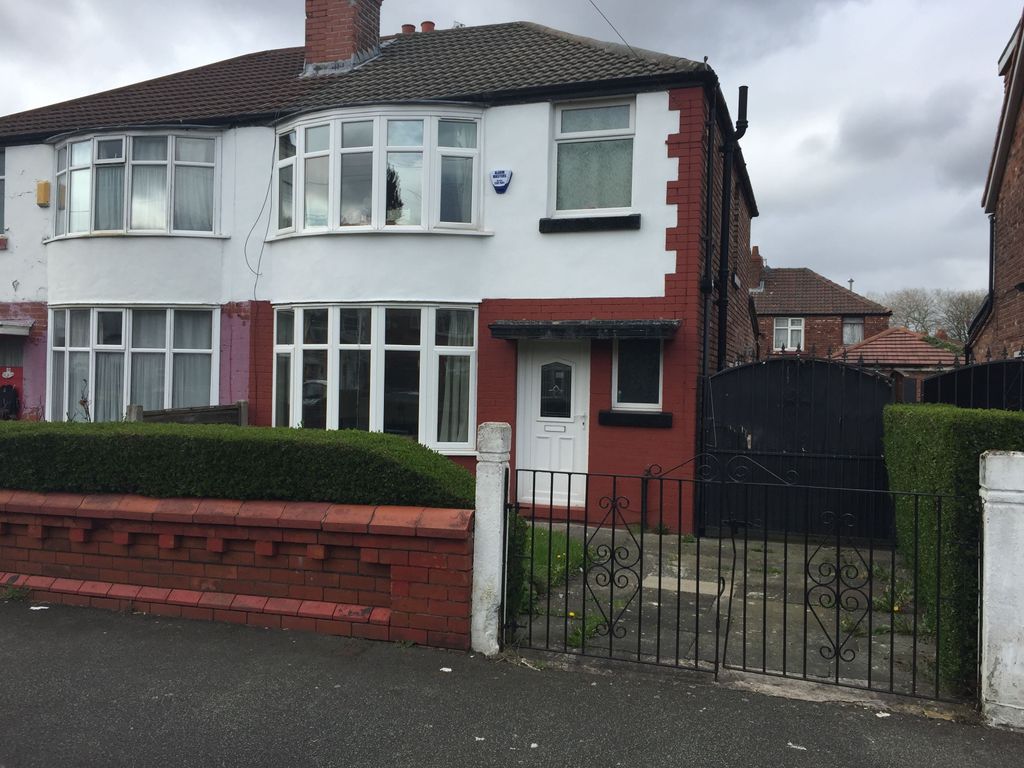 4 bed semi-detached house to rent in Delacourt Rd, Fallowfield M14, £1,700 pcm