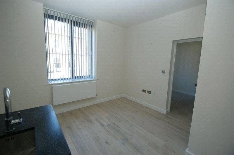 1 bed flat to rent in Reynolds Court, Baring Road, Beaconsfield, Buckinghamshire HP9, £1,250 pcm