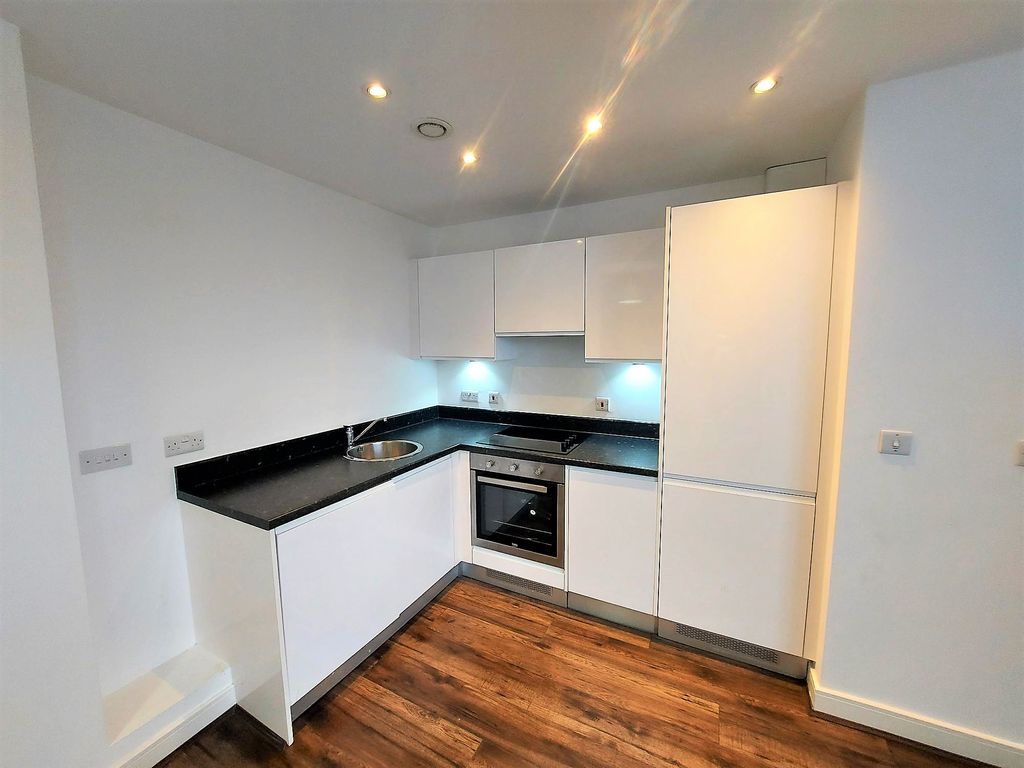 1 bed flat to rent in The Strand, Liverpool, Merseyside L2, £950 pcm