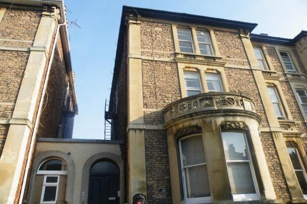 3 bed flat to rent in Beaufort Road, Bristol BS8, £2,000 pcm