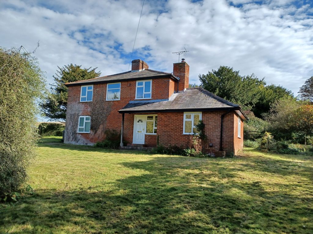 3 bed detached house to rent in Stoke Charity, Winchester SO21, £2,100 pcm