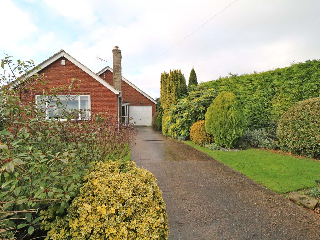 4 bed detached bungalow for sale in Mill Lane, Westwoodside, Doncaster DN9, £355,000