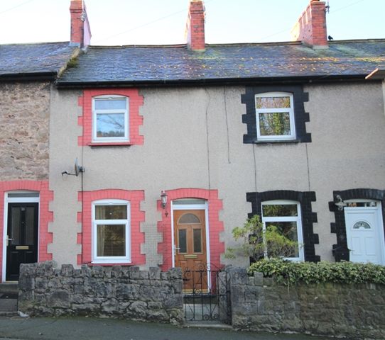 2 bed terraced house to rent in Groes Road, Colwyn Bay LL29, £825 pcm