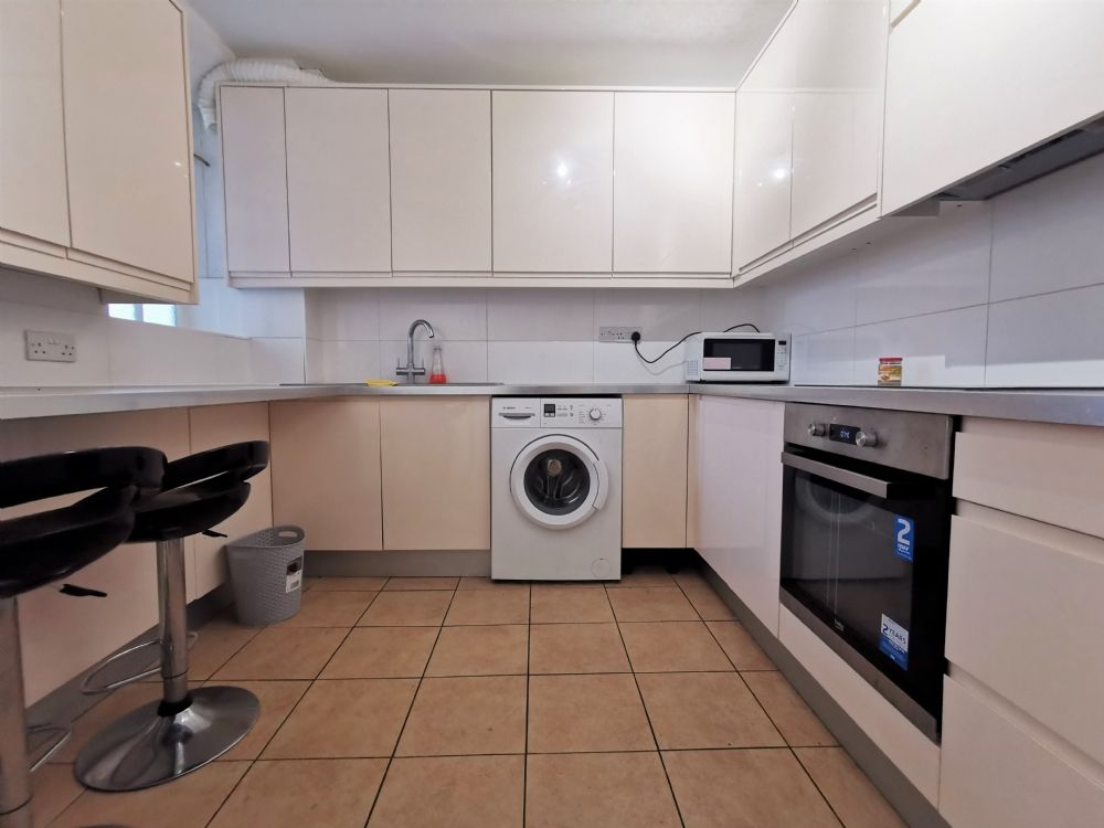 2 bed flat to rent in Levita House, Chalton Street, Euston London NW1, £2,405 pcm