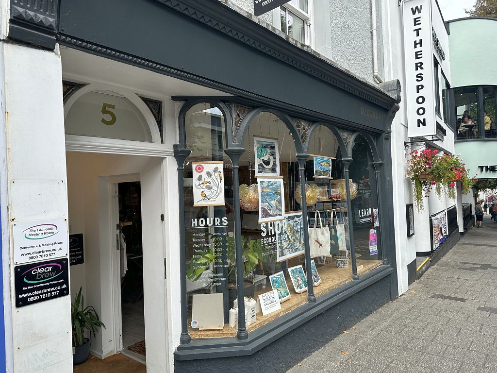 Retail premises to let in 5 The Moor, Falmouth TR11, £13,500 pa