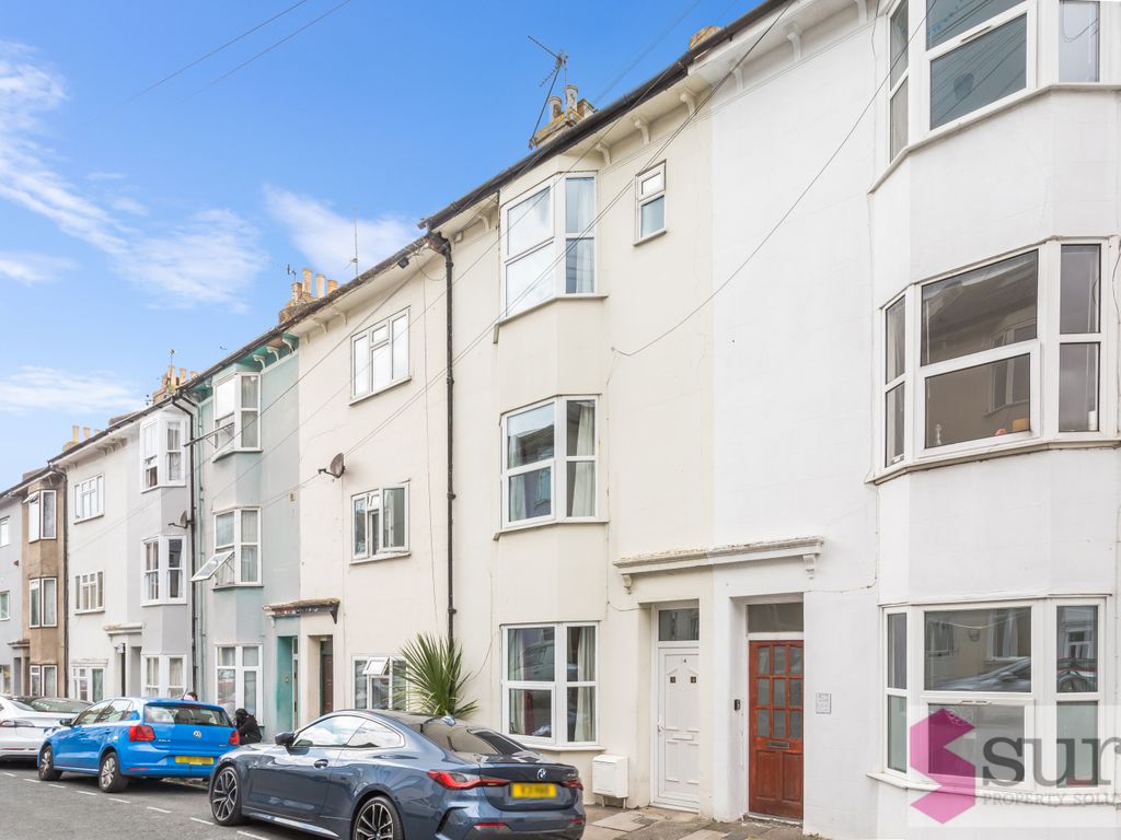 4 bed terraced house to rent in St Martins Place, Brighton, East Sussex BN2, £2,625 pcm