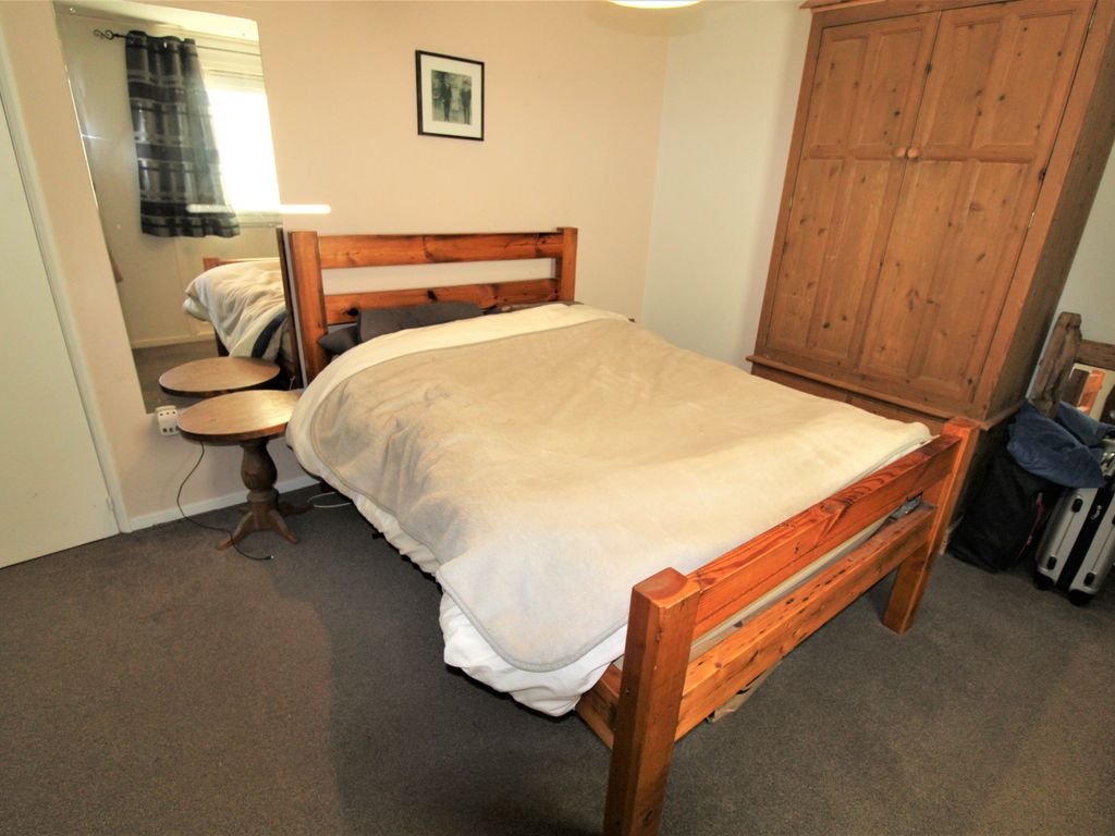 1 bed flat for sale in Frobisher Gardens, Arnold, Nottingham NG5, £50,000