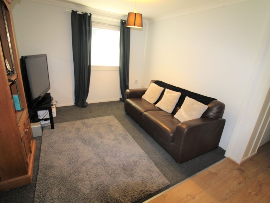 1 bed flat for sale in Frobisher Gardens, Arnold, Nottingham NG5, £50,000