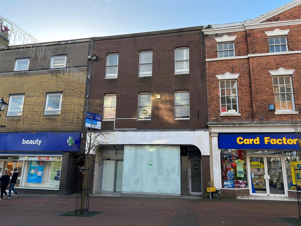 Office to let in 2nd Floor, 58 High Street, Newcastle Under Lyme ST5, £6,500 pa