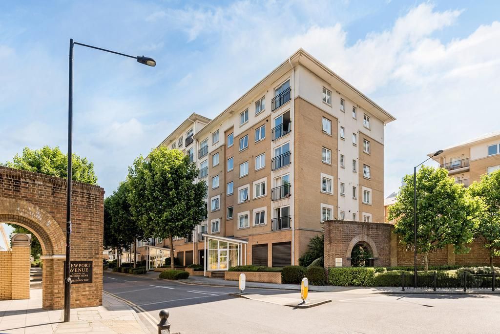2 bed flat to rent in Settlers Court, 17 Newport Avenue, Virginia Quay, East India Quay, Canary Wharf, United Kingdom E14, £2,210 pcm