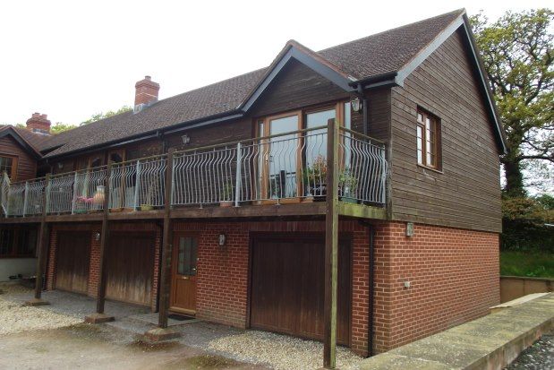2 bed flat to rent in Stoke Hill, Exeter EX4, £1,500 pcm