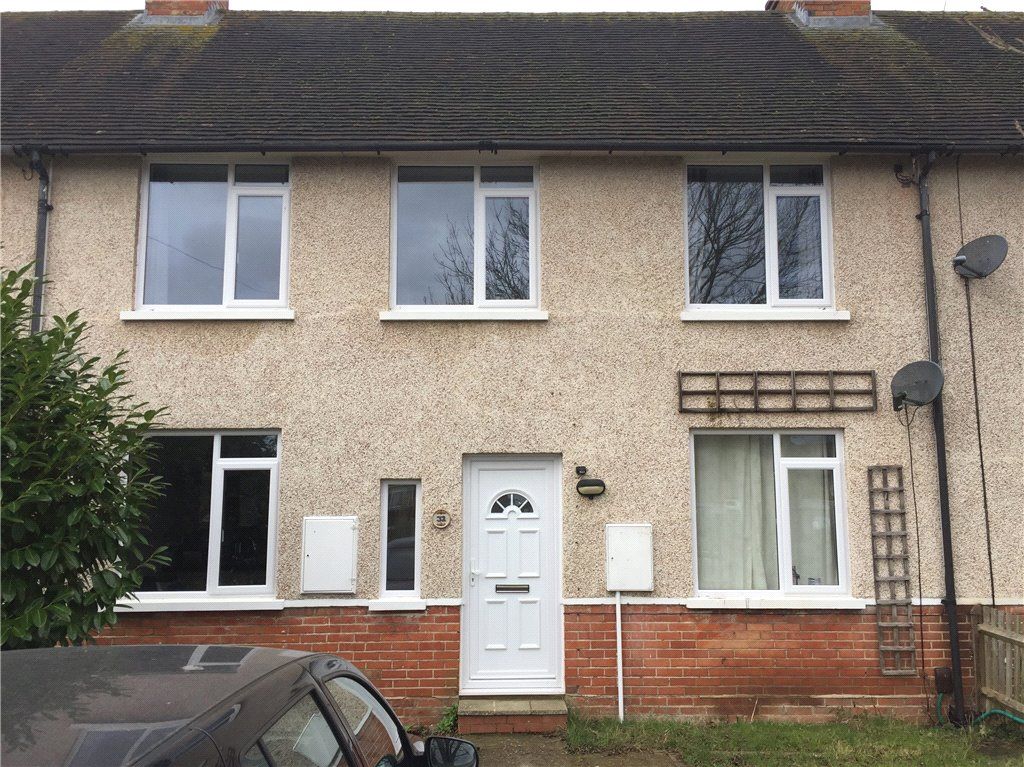 4 bed terraced house to rent in Shepherds Hill, Guildford GU2, £2,600 pcm