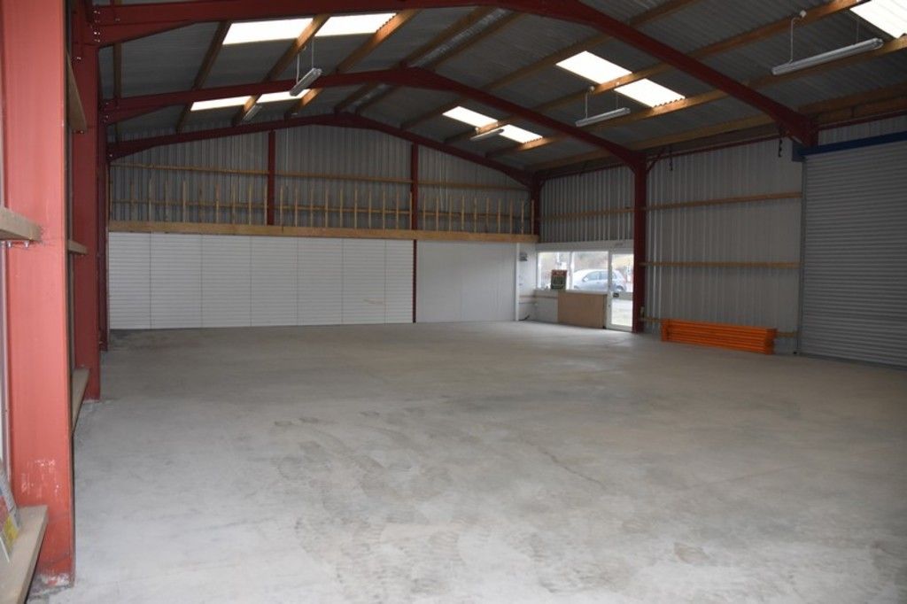 Parking/garage to rent in Pentrebach, Lampeter SA48, £1,050 pcm