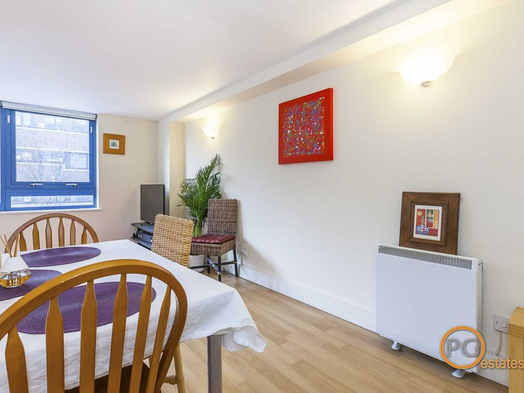 1 bed flat to rent in Masons Yard, Islington EC1V, £1,950 pcm