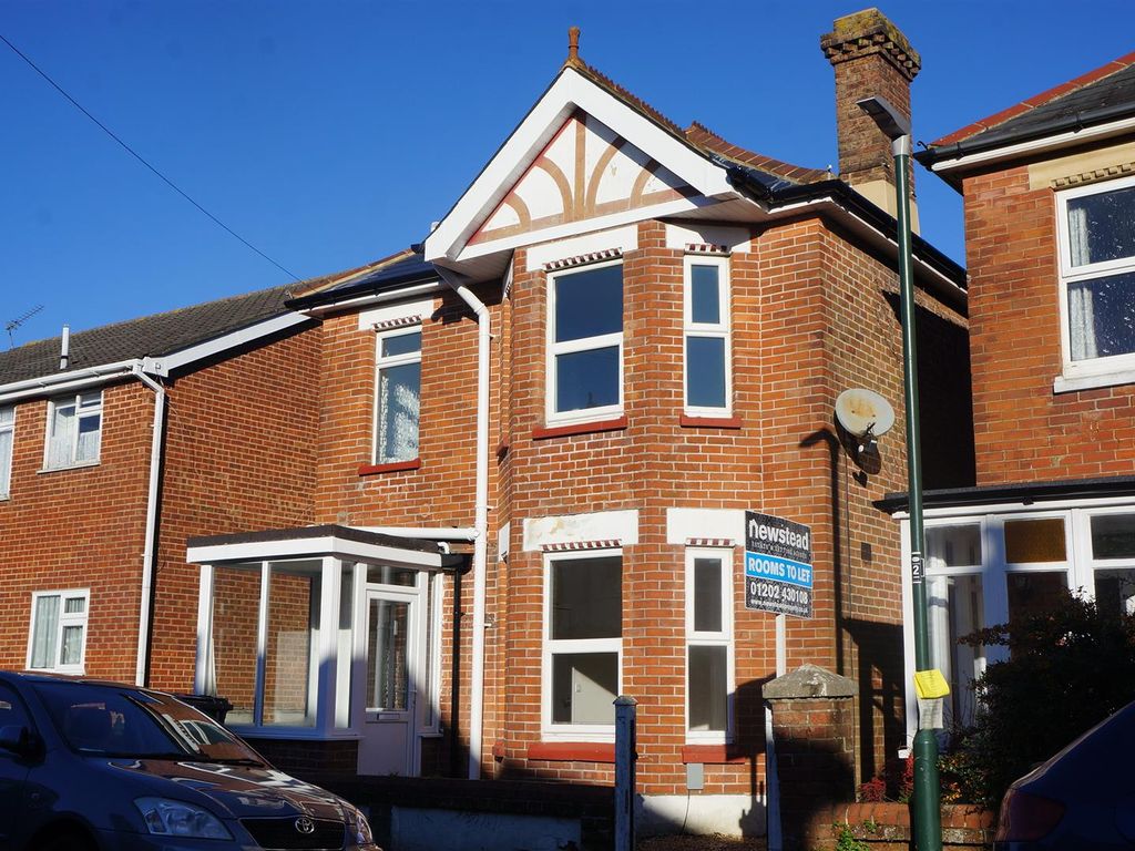 Studio to rent in Elmes Road, Winton, Bournemouth BH9, £600 pcm