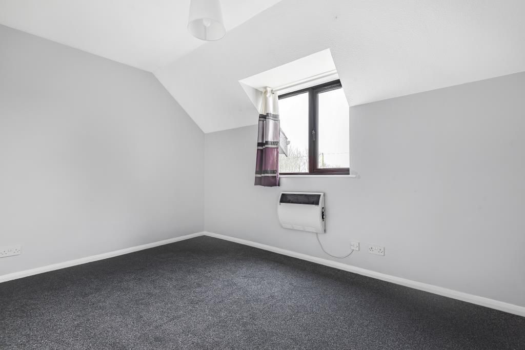 2 bed end terrace house to rent in Sinclair Gate, Stone HP17, £1,400 pcm