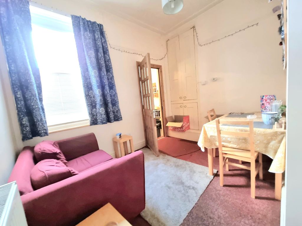 2 bed shared accommodation to rent in South Road, Sheffield S6, £790 pcm
