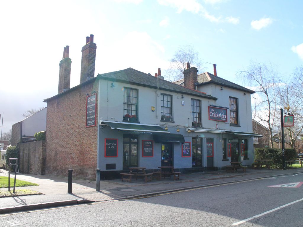 Pub/bar to let in Fairfield South, Kingston Upon Thames KT1, £60,000 pa