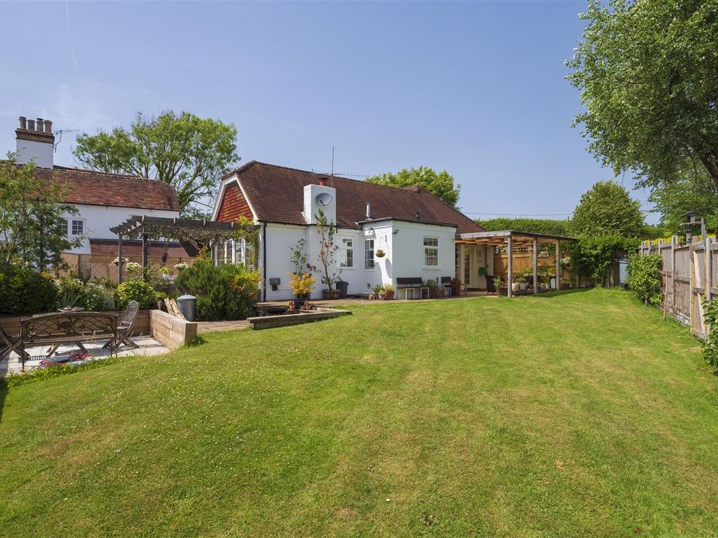 3 bed detached house for sale in Mulberry Croft, Mulberry Hill, Chilham CT4, £580,000