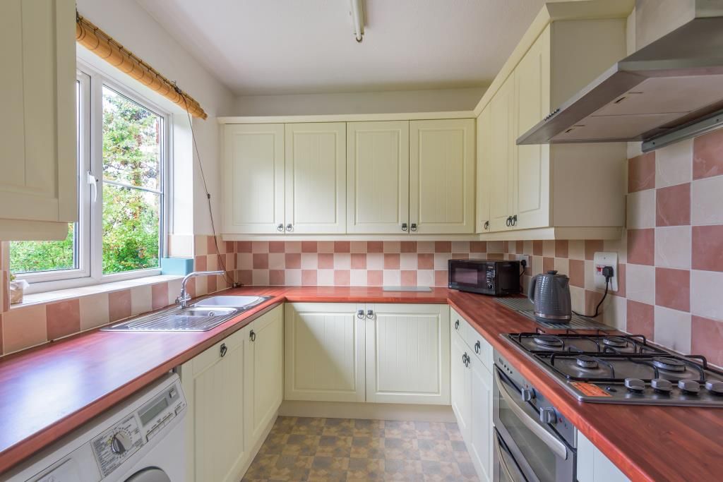 2 bed flat for sale in Mere Road, Upper Wolvecote, North Oxford OX2, £375,000