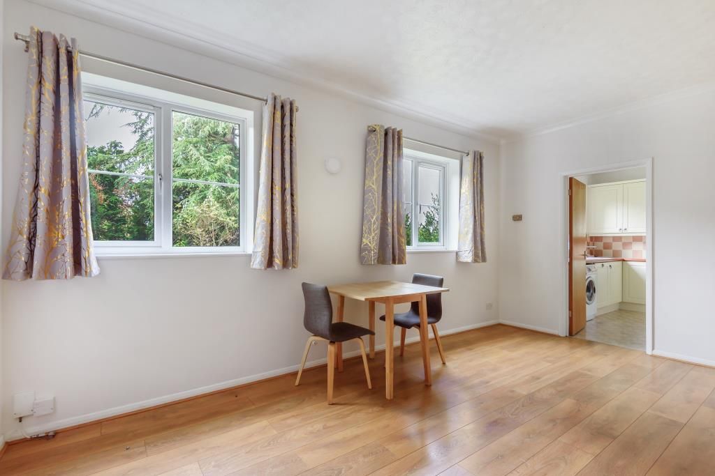 2 bed flat for sale in Mere Road, Upper Wolvecote, North Oxford OX2, £375,000