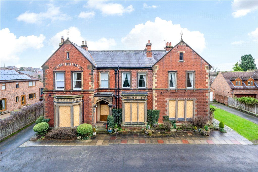 21 bed detached house for sale in South Crescent, Ripon HG4, £1,000,000