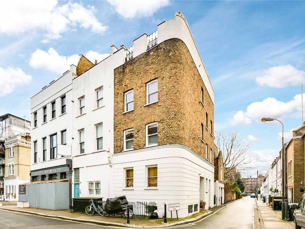 2 bed flat for sale in Milson Road, Brook Green, London W14, £500,000