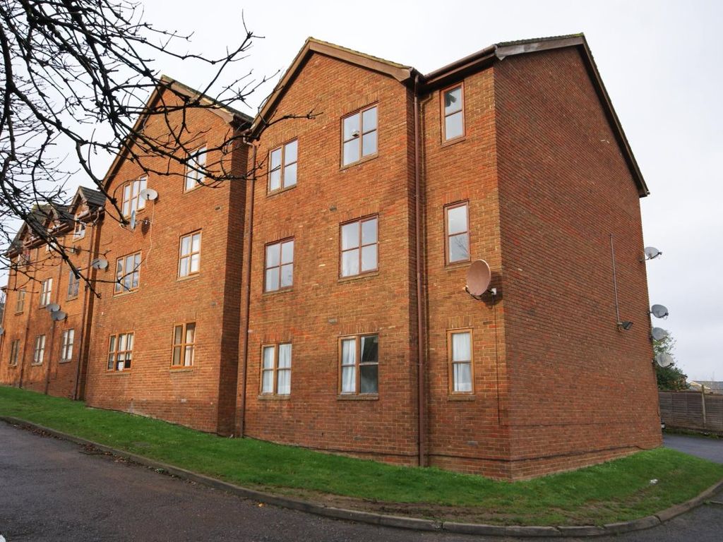 1 bed flat to rent in Wilton Road, Redhill RH1, £1,050 pcm