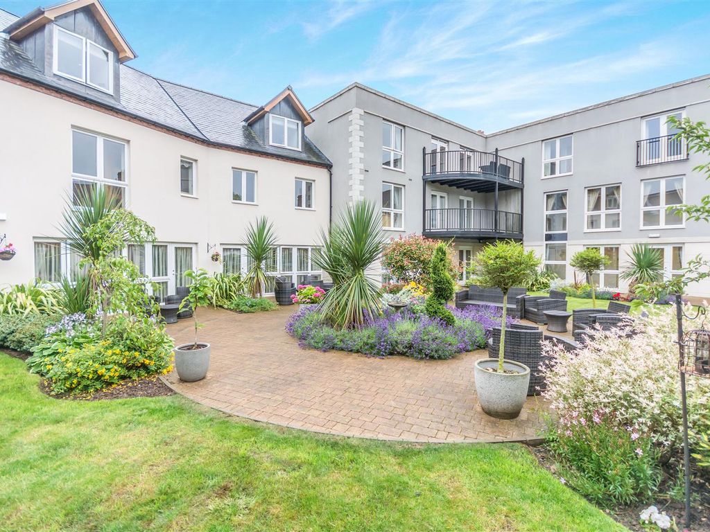 2 bed flat for sale in Arden Grange, High Street, Knowle, Solihull B93, £475,000