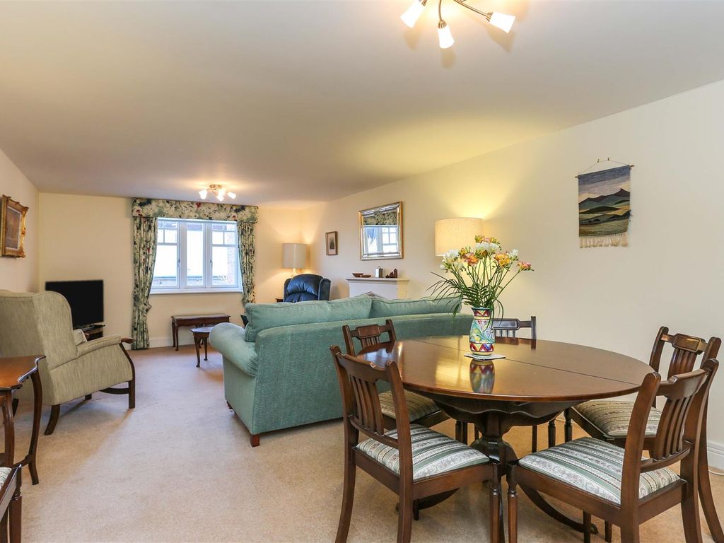 2 bed flat for sale in Arden Grange, High Street, Knowle, Solihull B93, £475,000