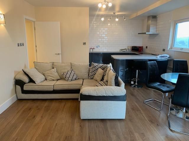 2 bed flat to rent in The Aspect, Queen Street, Cardiff CF10, £1,525 pcm