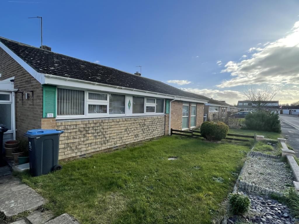 2 bed bungalow to rent in Eynsham, Oxforshire OX29, £1,450 pcm