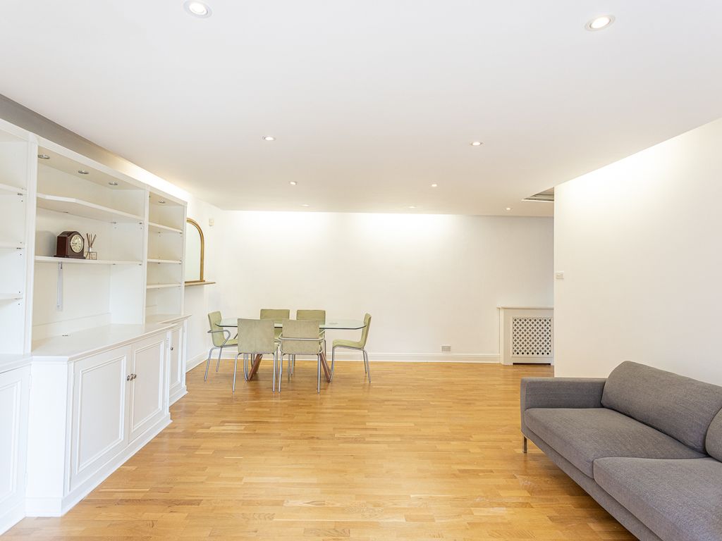 3 bed flat for sale in St. John's Wood Park, St. John's Wood NW8, £990,000