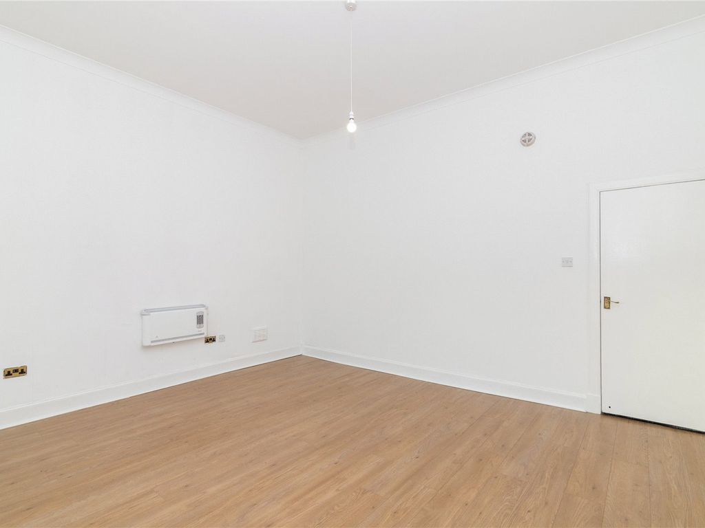 1 bed flat for sale in B St James Street, Paisley, Paisley PA3, £40,000