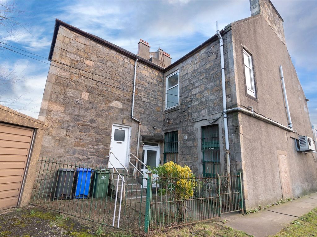1 bed flat for sale in B St James Street, Paisley, Paisley PA3, £40,000
