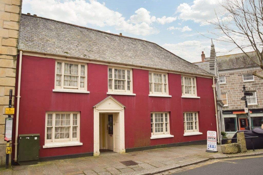 5 bed terraced house for sale in Broad Street, Penryn TR10, £360,000