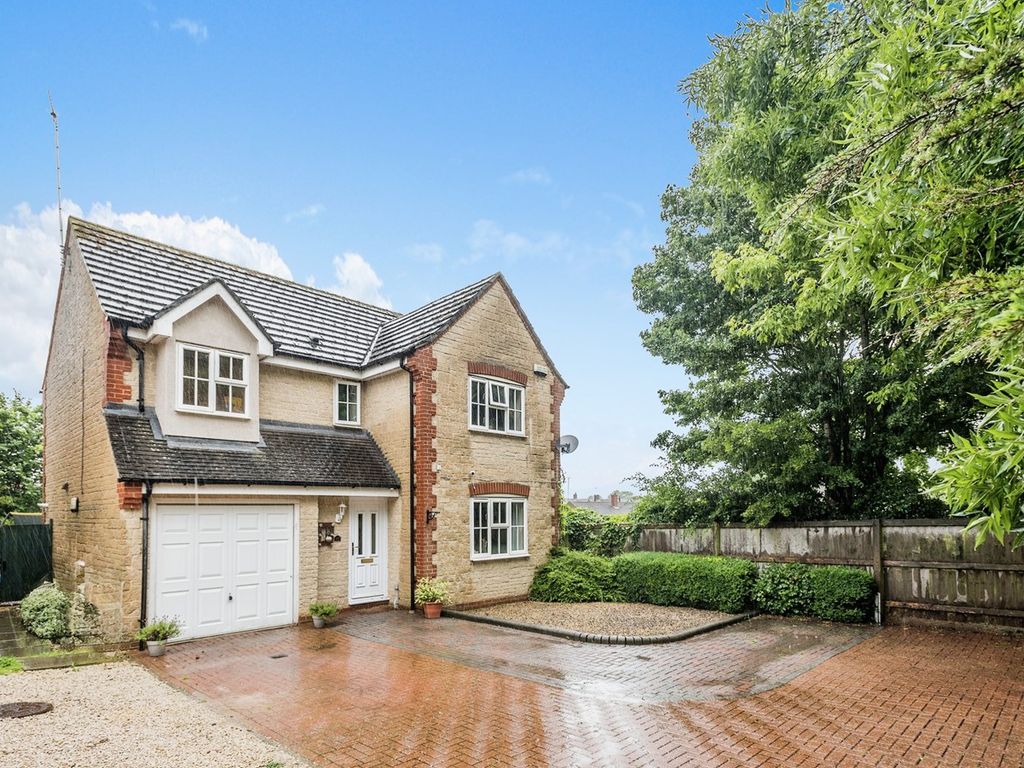 4 bed detached house for sale in Harding Close, Faringdon SN7, £425,000